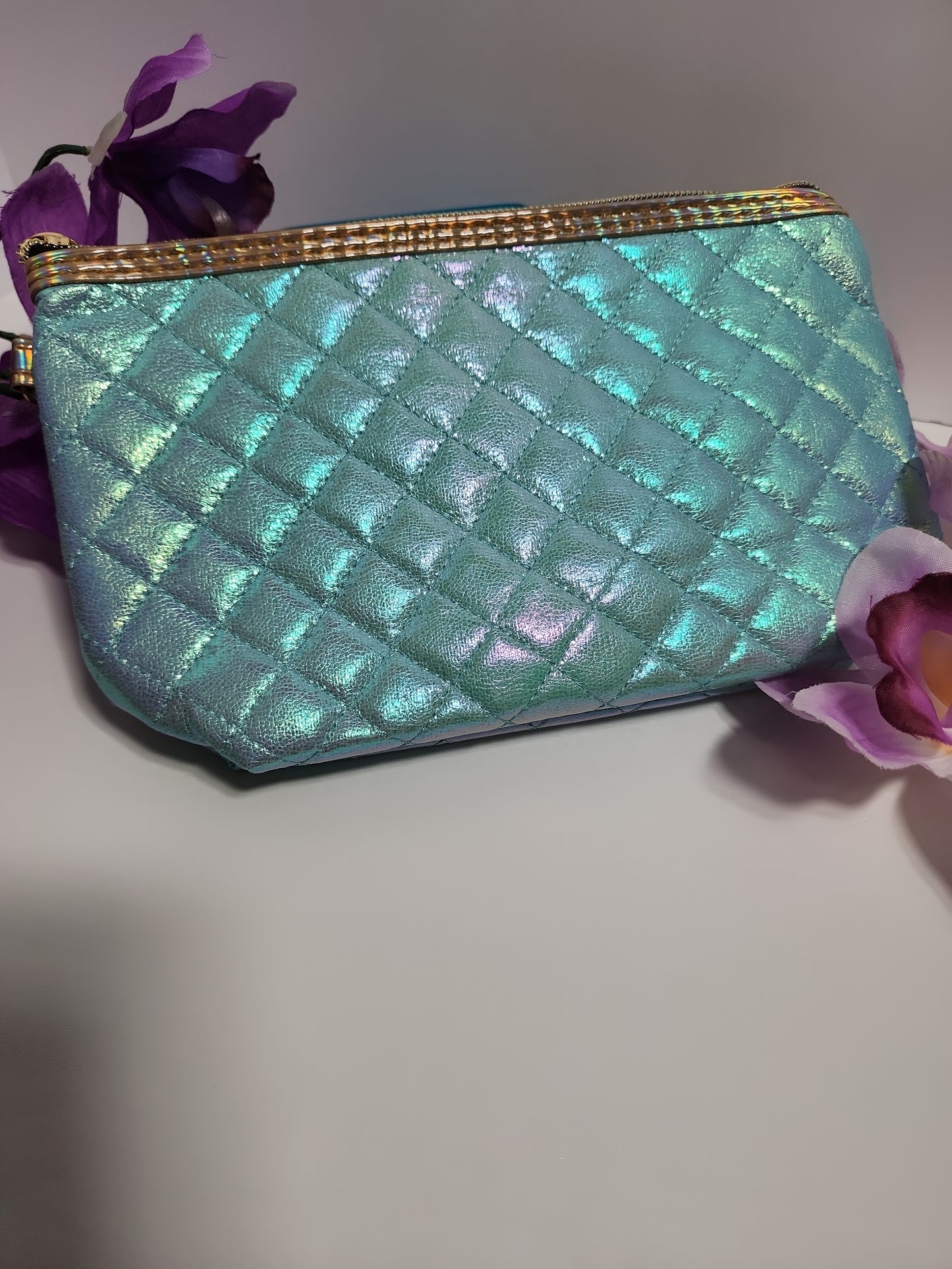 Holographic Reflective Clutch Makeup Bag - So cute!